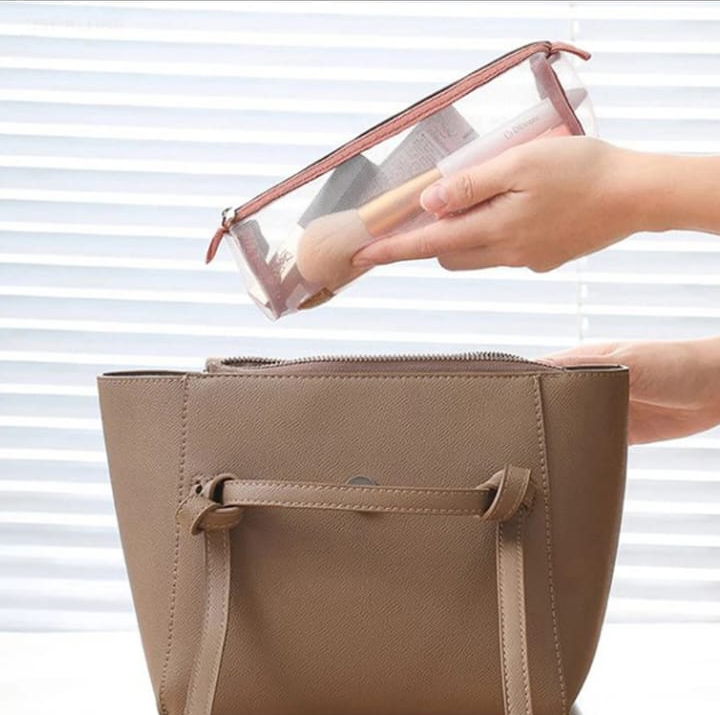 "Viaja, Maquíllate y Organízate – Con la Bolsa de Maquillaje 4 en 1"