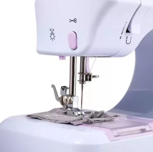 "Máquina de Coser Portátil – ¡Tu Aliada Creativa!"