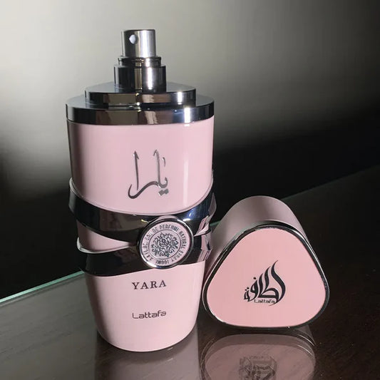 👑 COMBO REINA – 4 PERFUMES + PERFUMERO DE REGALO (Yara • 212 Rosé • Khamrah • Amber Rouge)